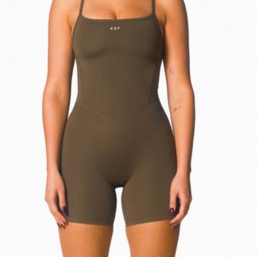 437 Rachael Onsie